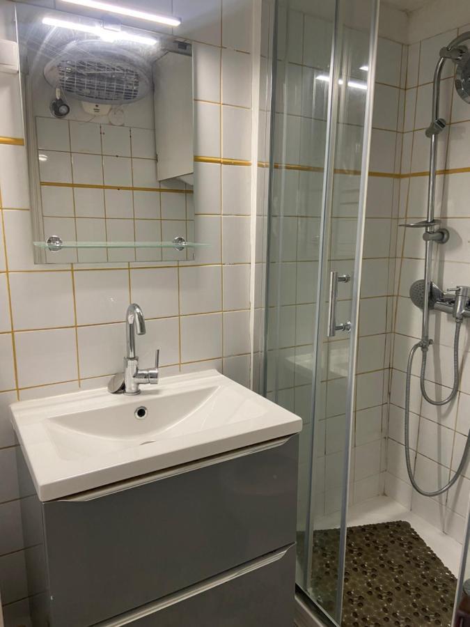 פריז Tres Bel Appartement Montmartre מראה חיצוני תמונה